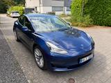 Tesla Model 3 Long Range AWD | Tesla-Batterietest 92 % - Tesla Model 3 in Düsseldorf