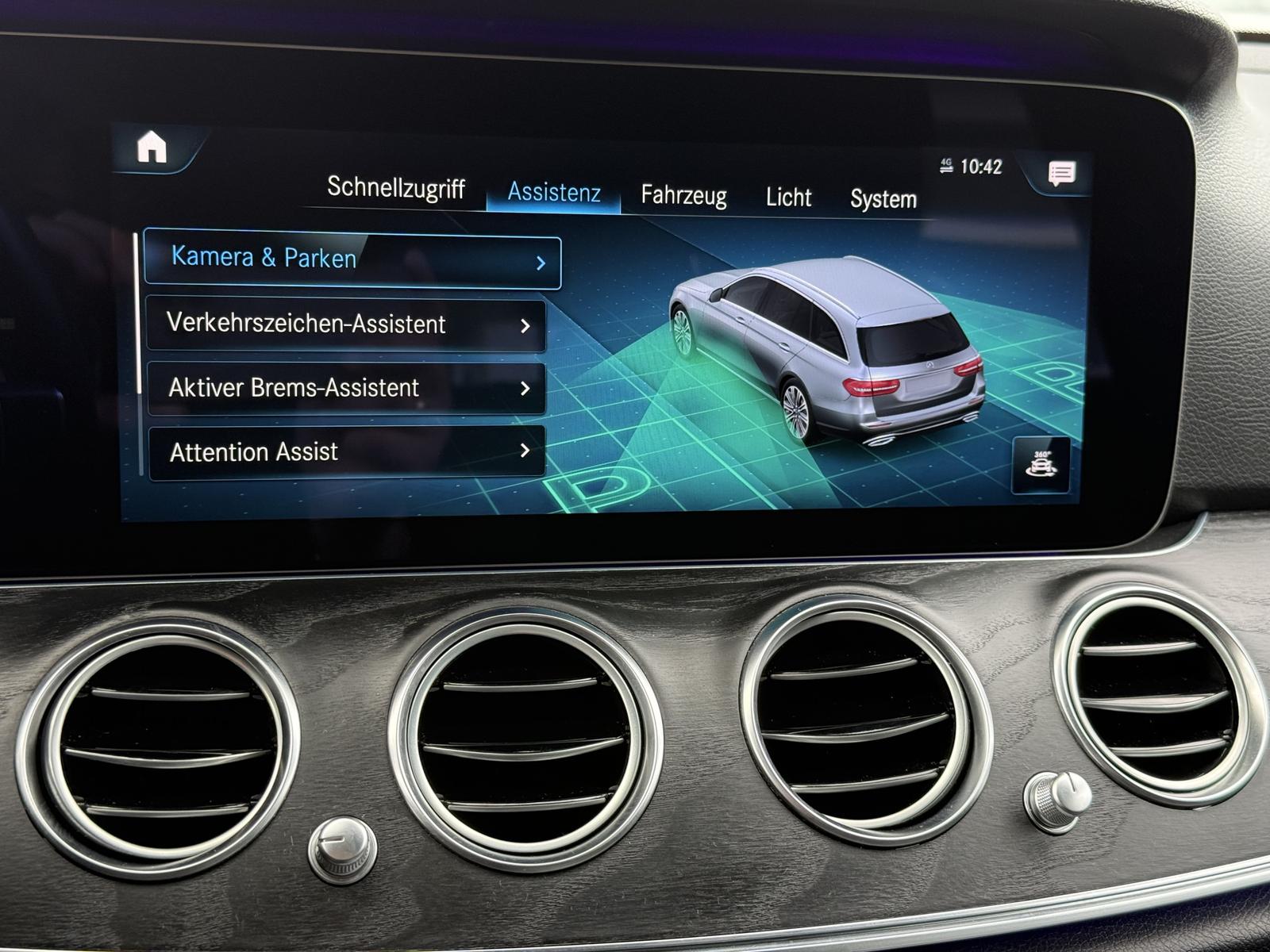 Mercedes-Benz E 200 d,T-M Avantgarde,T-Leder,R-Kam,Ambiente
