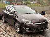 Opel Astra J Sports Tourer Exklusiv PDC*KAMERA*NAVI - Opel Astra Exklusiv mit Diesel-Antrieb