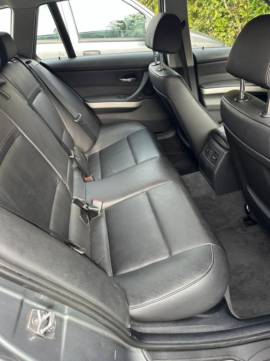 BMW 320 2011 — photo 5