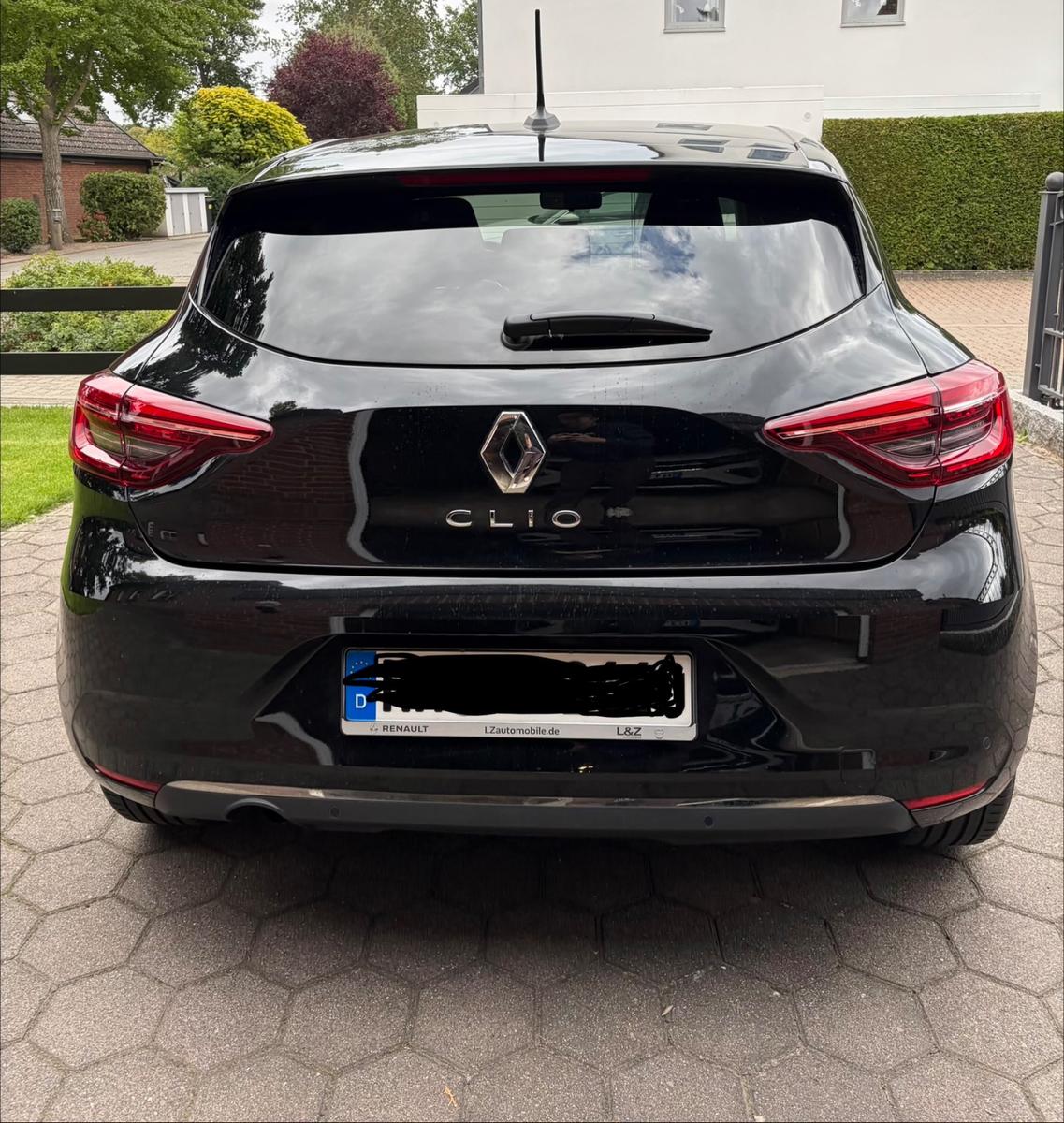 Renault Clio Experience TÜV Neu | 8fach bereift