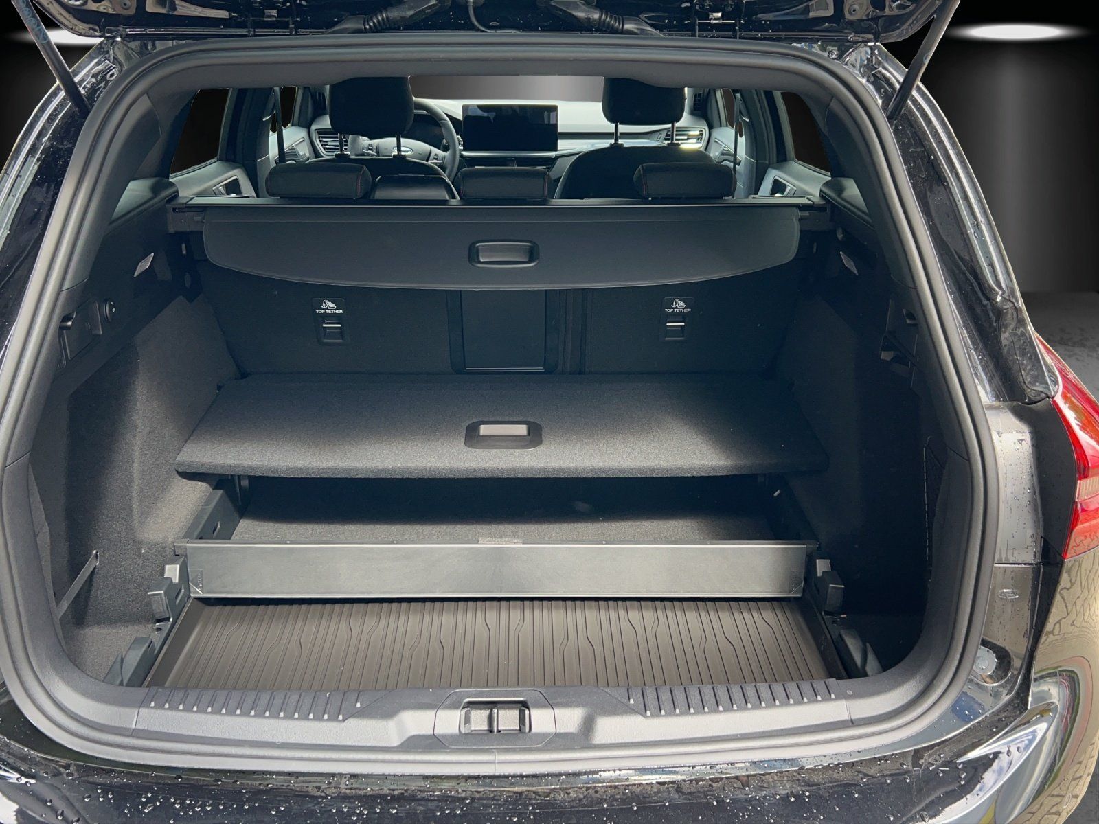 Fahrzeugabbildung Ford Focus ST-Line X Turnier Winter Paket HUD Navi