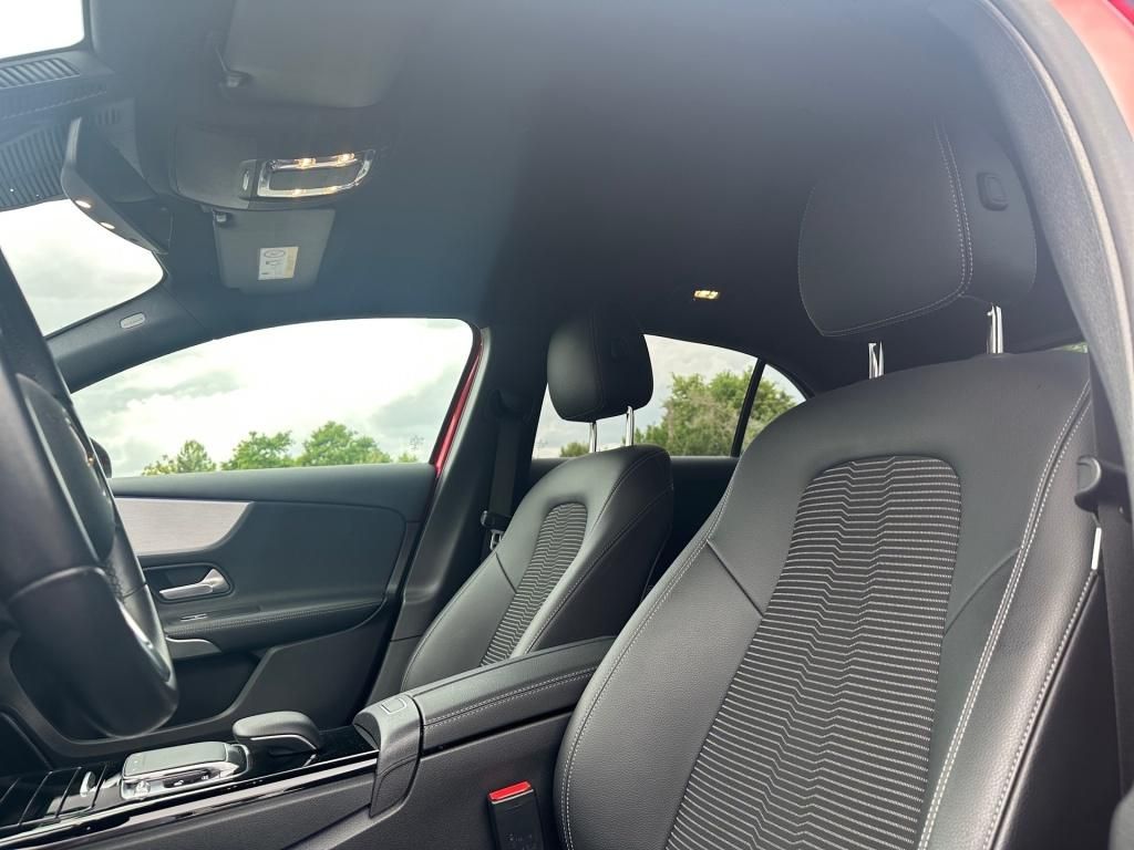 Fahrzeugabbildung Mercedes-Benz A 200 Night Totwi. Navi SHZ LED Ambie. RDK