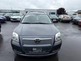 Toyota AVENSIS KOMBI*PREIS MIT GARANTIE*TÜV+KUPLUNG NEU - Toyota Avensis aus 2005: Kombi
