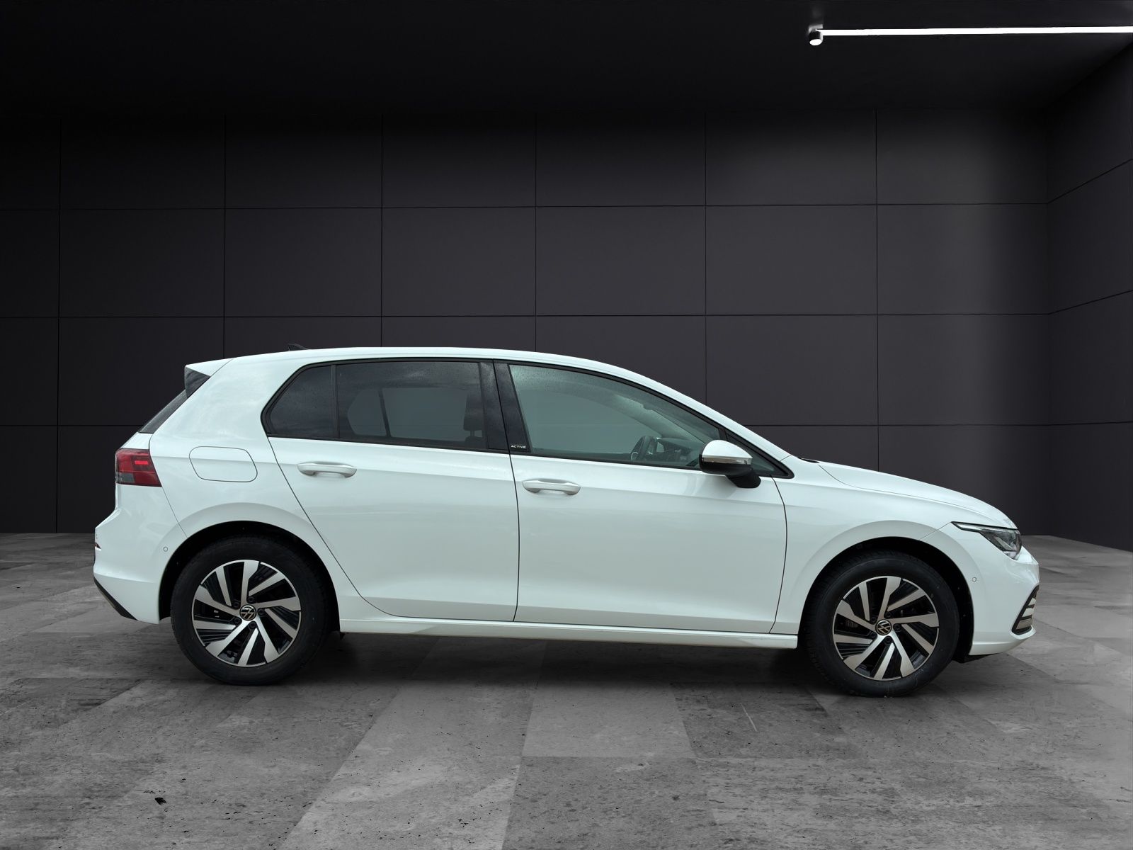 Fahrzeugabbildung Volkswagen Golf VIII Active TDI DSG LED Navi ACC SHZ App-Co