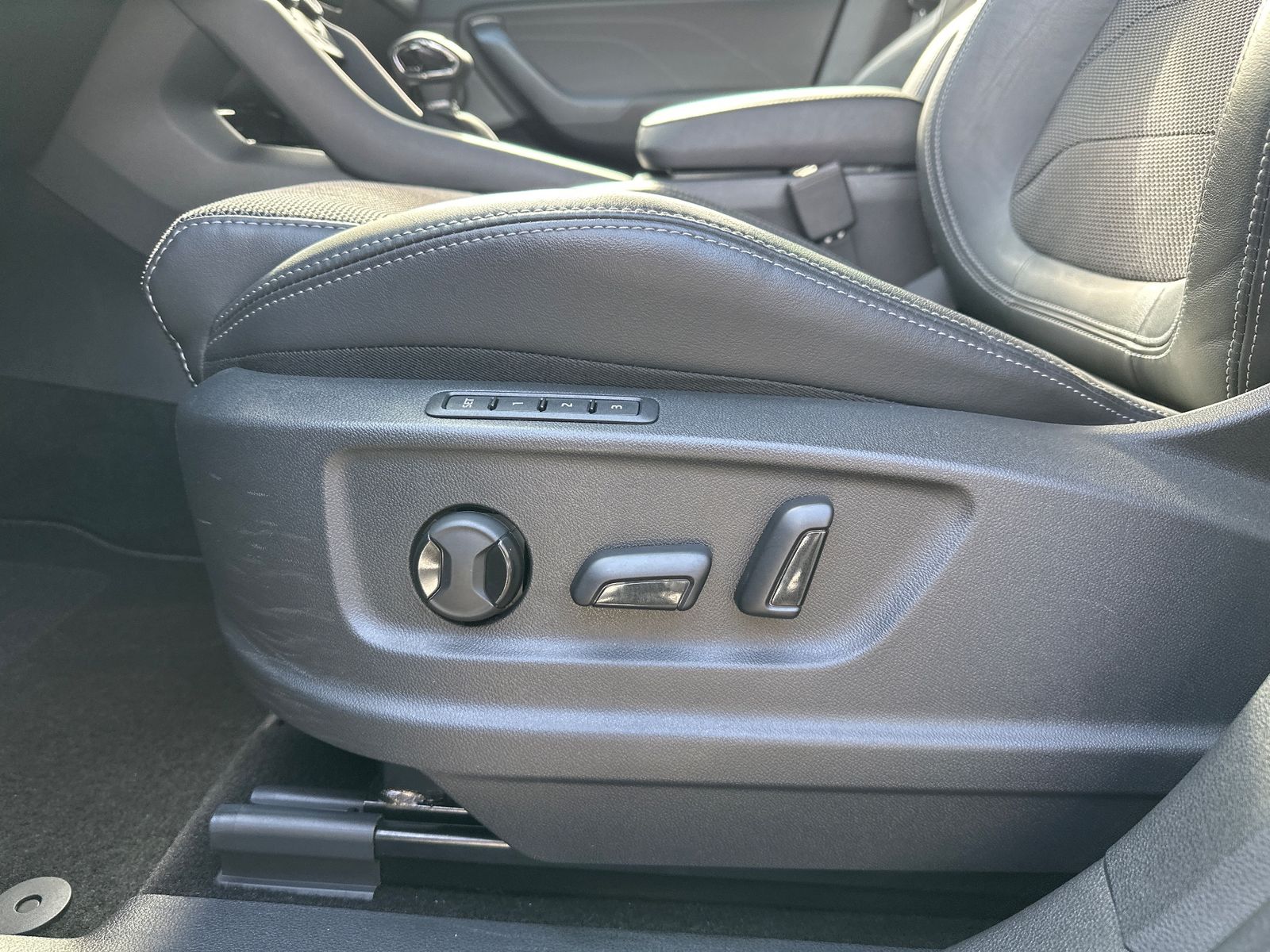 Fahrzeugabbildung SKODA Kodiaq 2.0 TDI DSG Style NAV+LED+19ZO+KAMERA+AHK
