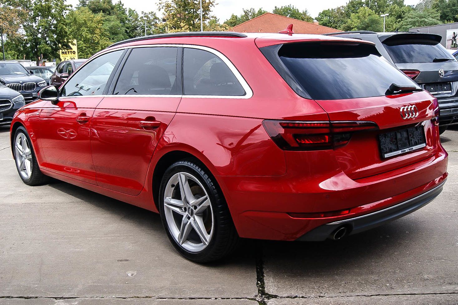 Fahrzeugabbildung Audi A4 Avant 20 TDI S-Line SPORT PANORAMA KAMERA DSP