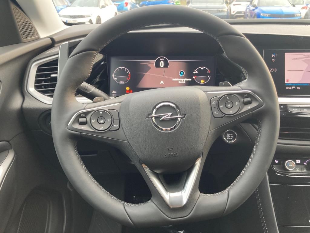 Autohaus Franke & Ebert -  Opel Grandland GS 1.2 130 PS Navi Kamera SHZ - Bild 12