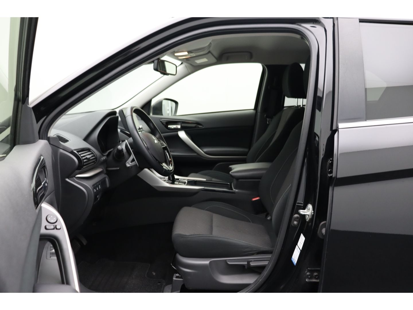 Fahrzeugabbildung Mitsubishi Eclipse Cross Basis Hybrid 4WD Rückfahrkamera