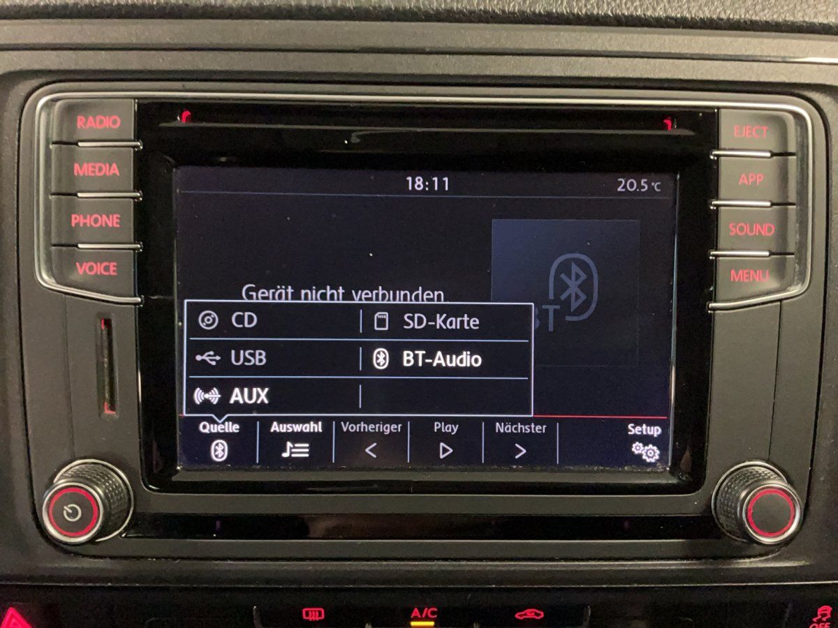 Fahrzeugabbildung Volkswagen T6 Kombi 2.0 TDI Klima AHK ParkPilot