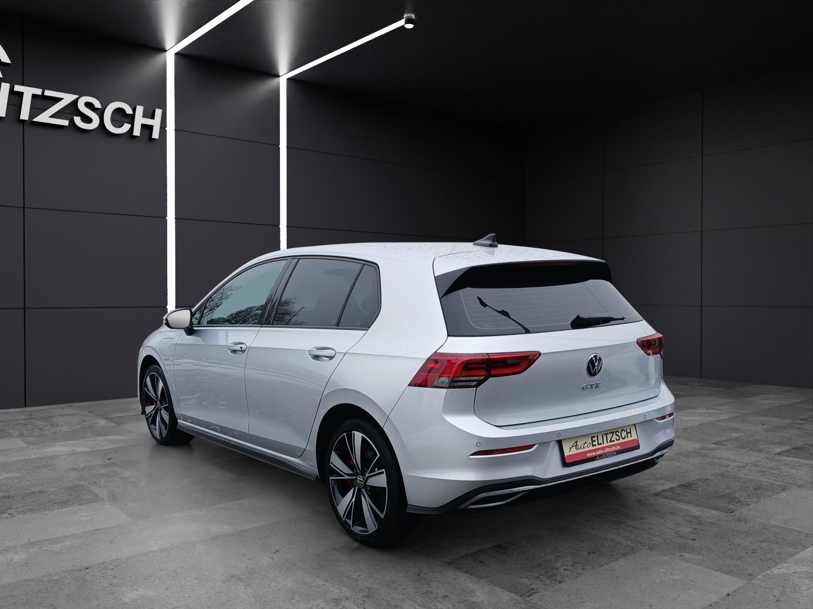 Fahrzeugabbildung Volkswagen Golf VIII GTE LEDplus Navi Leder AID ACC PDC SH