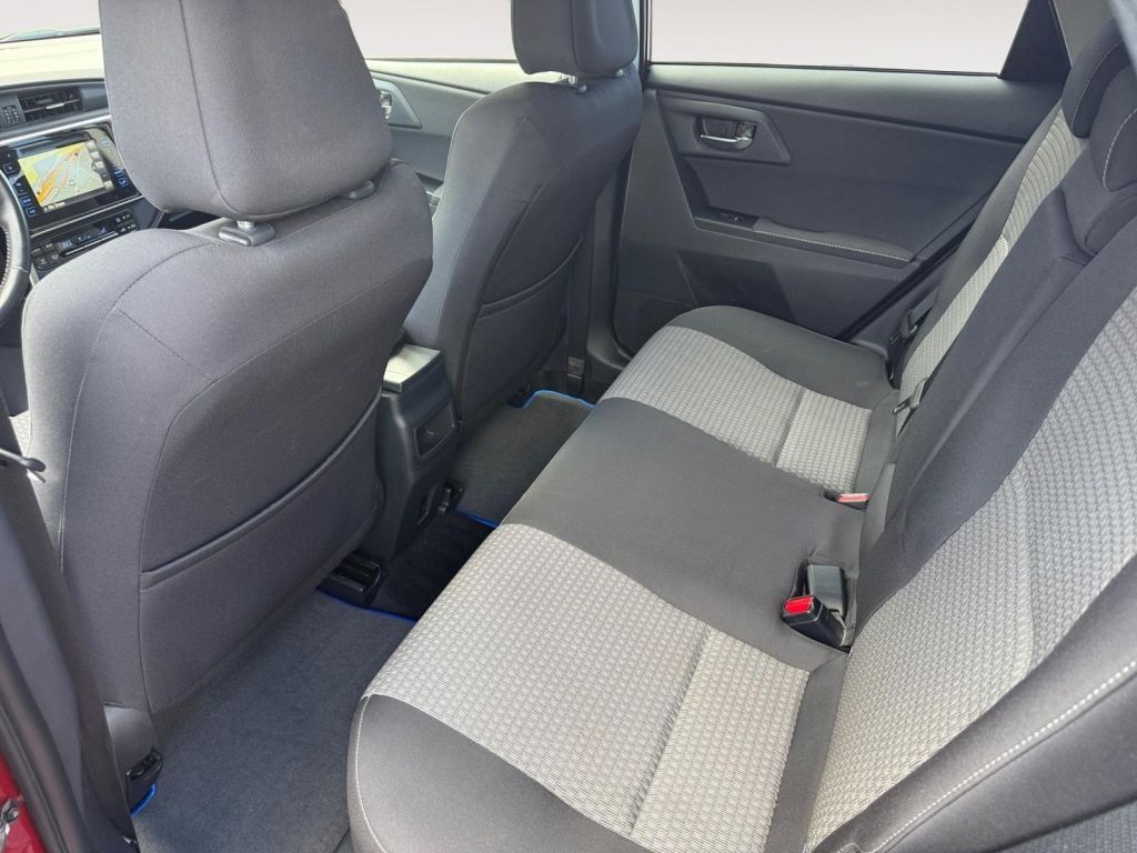 Fahrzeugabbildung Toyota Auris 1.8 VVT-i Hybrid Automatik Edition-S