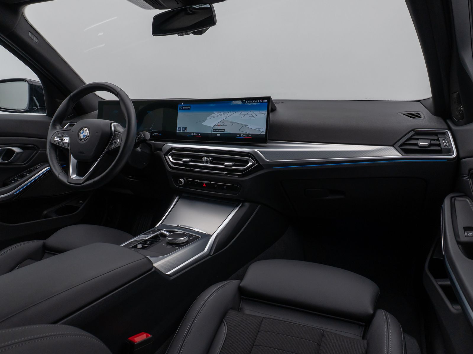 Fahrzeugabbildung BMW 330i xD Kamera HUD H/K ACC Komfort Alarm Sport