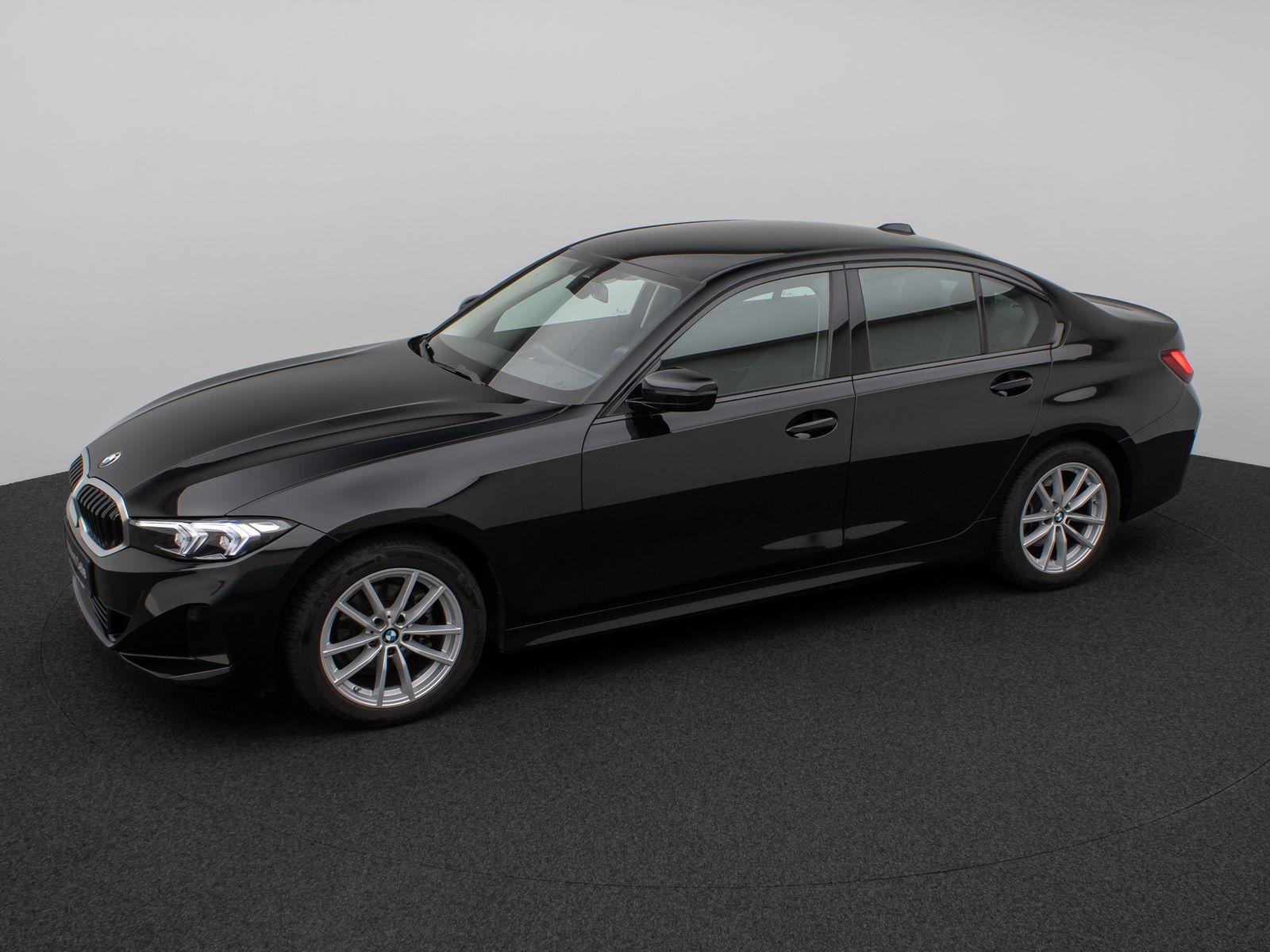 Fahrzeugabbildung BMW 318i DAB PDC Widscreen Geschwindigkeitsreg LED