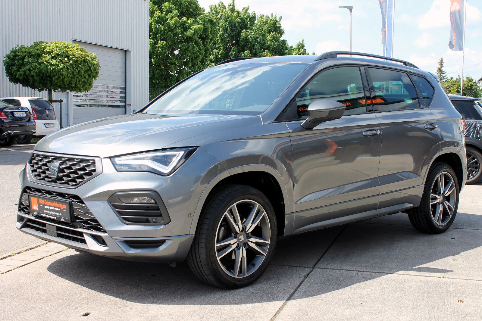 Fahrzeugabbildung SEAT Ateca 1.5 TSI DSG FR-Line ACC LED NAVI KAM PDC