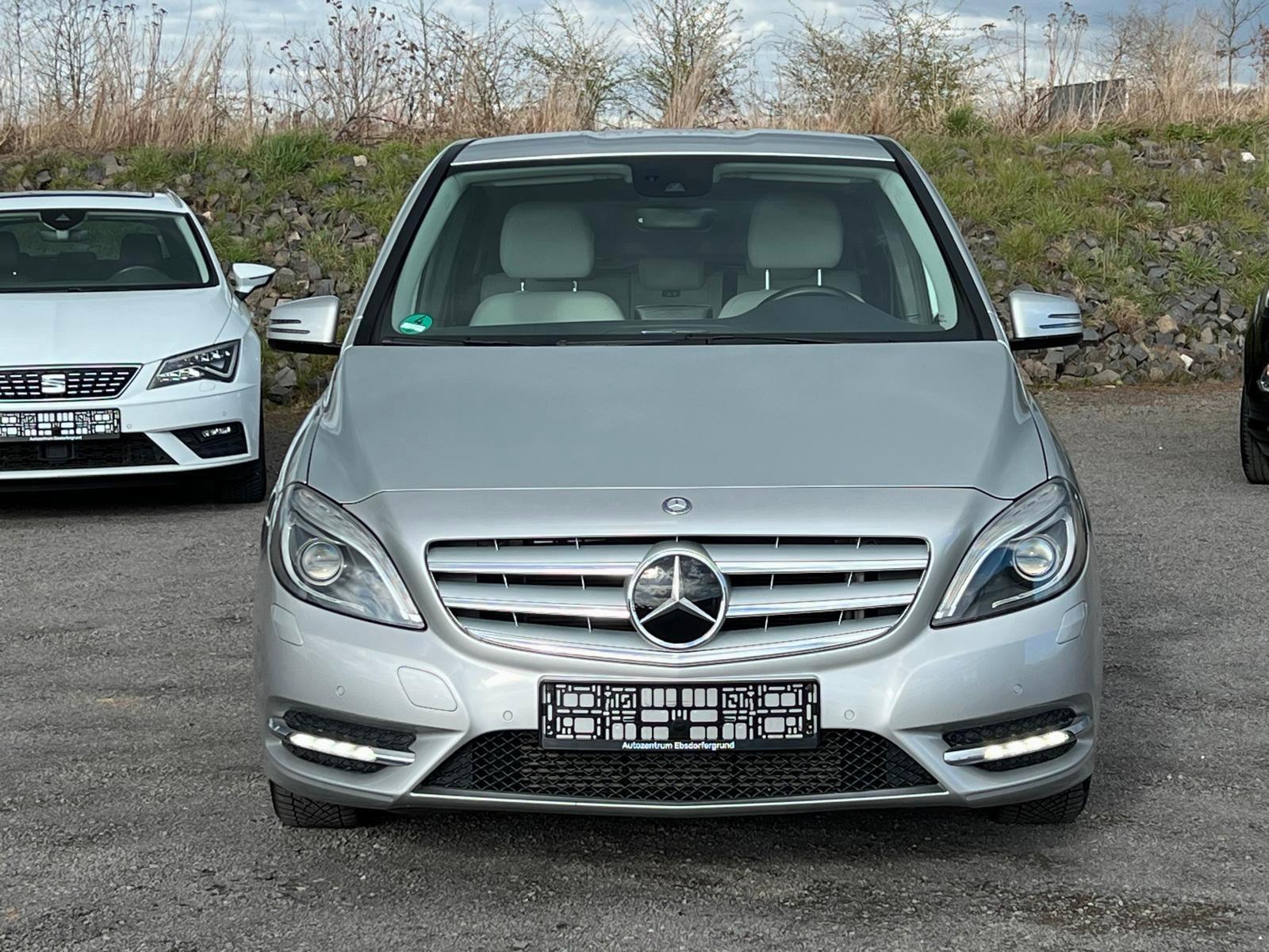 Mercedes-Benz B 180 NAVI/RFK/AHK/LEDER