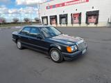 Mercedes-Benz Mercedes W124 230E - Mercedes-Benz W124 aus dem Jahr 1987