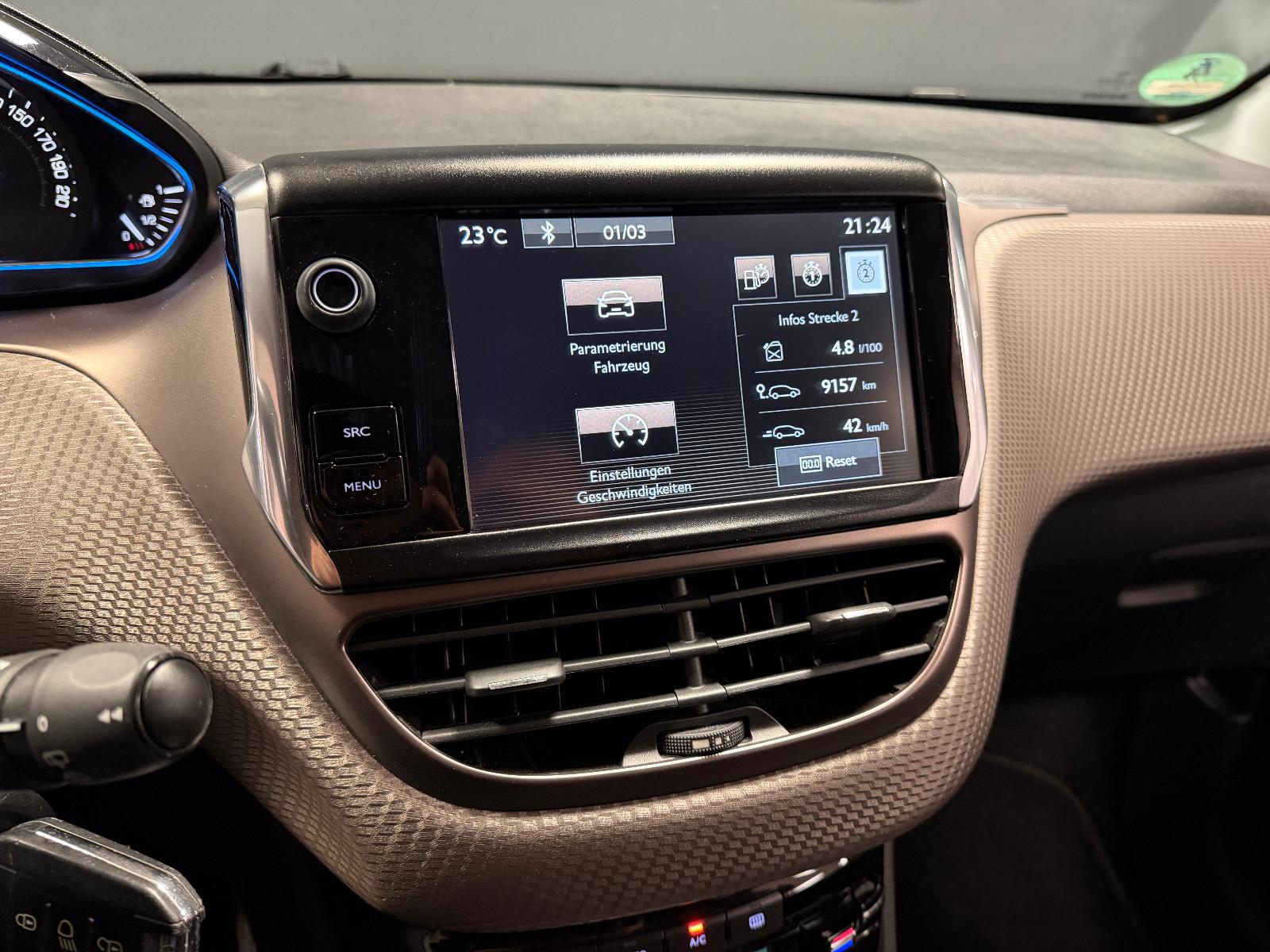 Peugeot 2008 Allure 1.6 e-HDi Automatik /2.HD/LED/SITZHZ