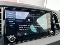 SKODA Karoq 1.5 TSI DSG Sportline PANO AHK 5 J. GAR bei Autohaus Landmann & Maier OHG