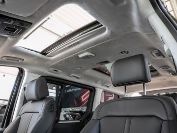 Hyundai Staria Signature Hybrid 2WD 360° Kamera 7-Sitzer