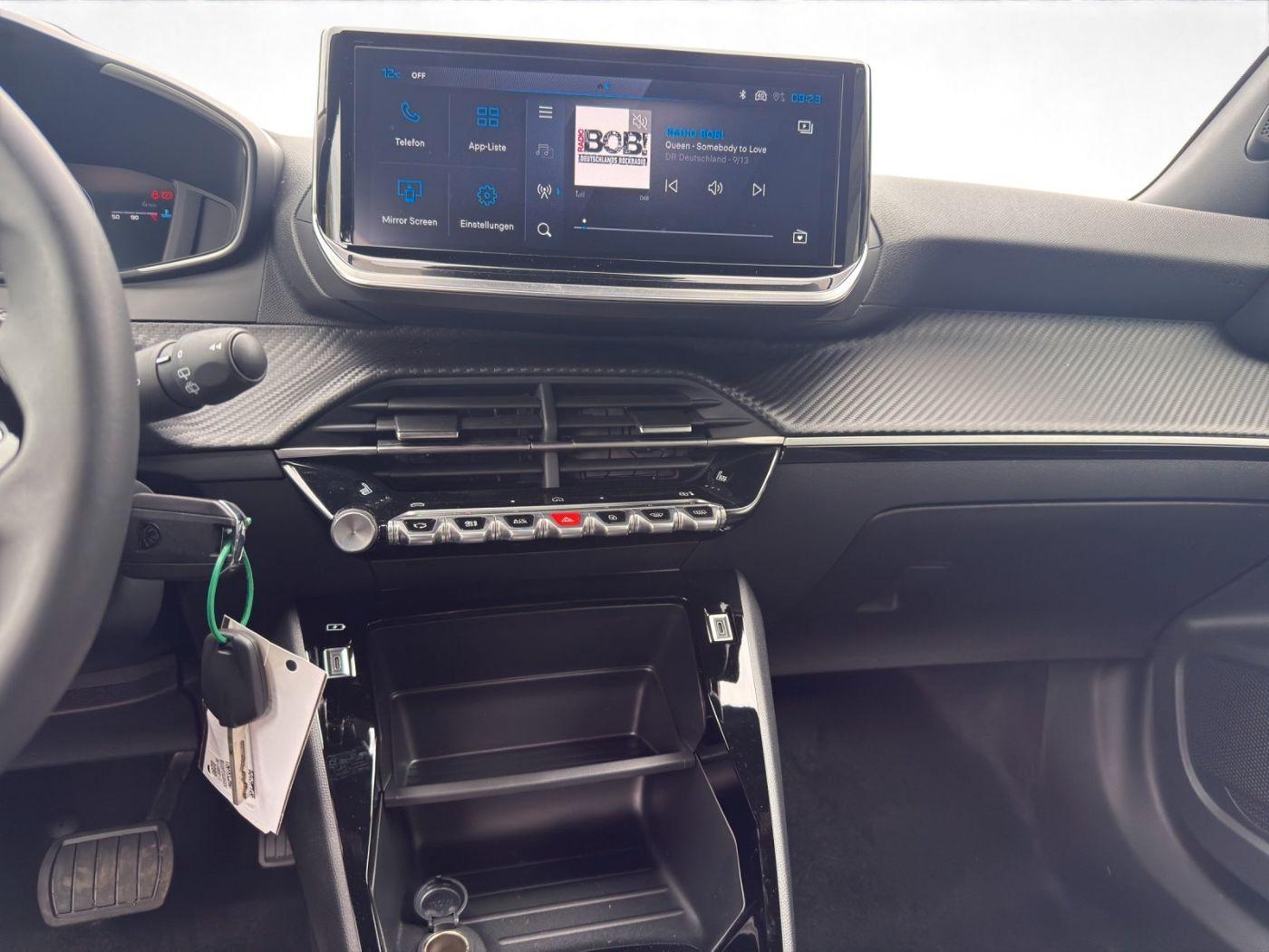 Peugeot 2008 1.2 145 Autom. Allure LED+SHZ+.+PDC+SpurH
