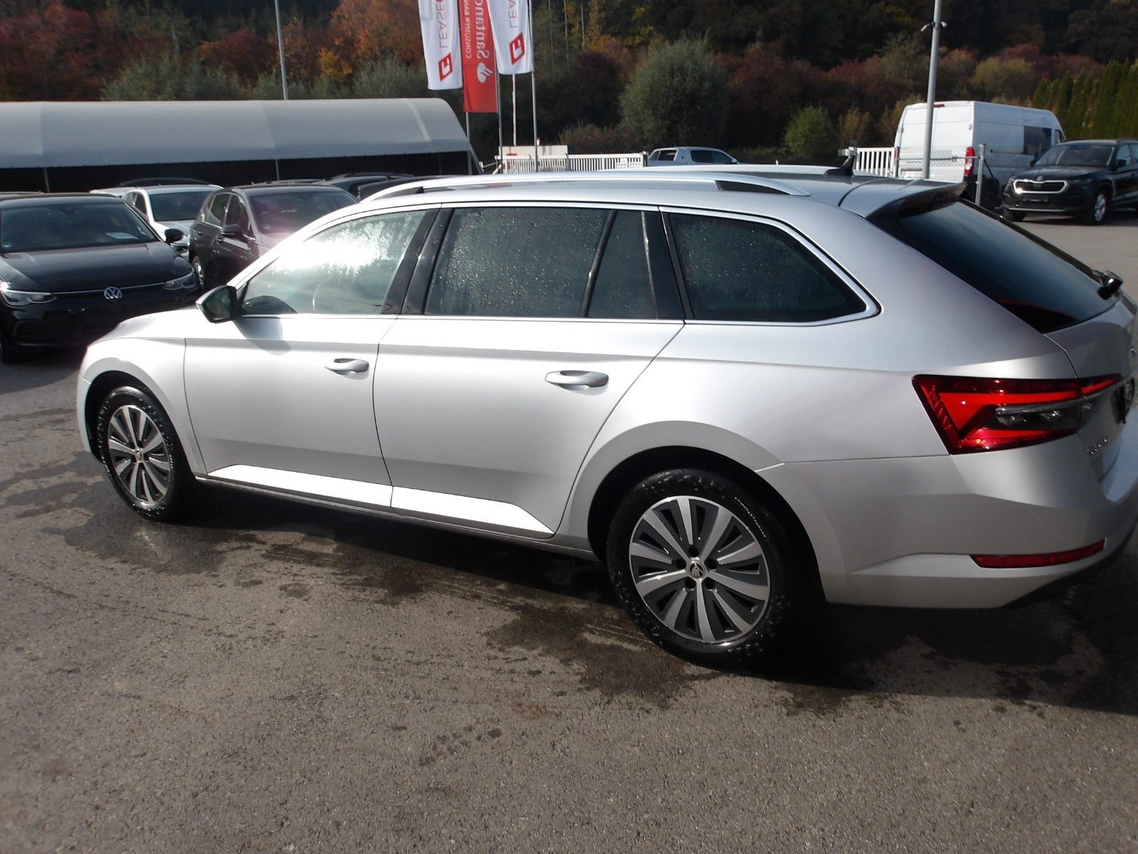 Skoda Superb Combi Style "AHV" EXP € 14750.- imagem 2