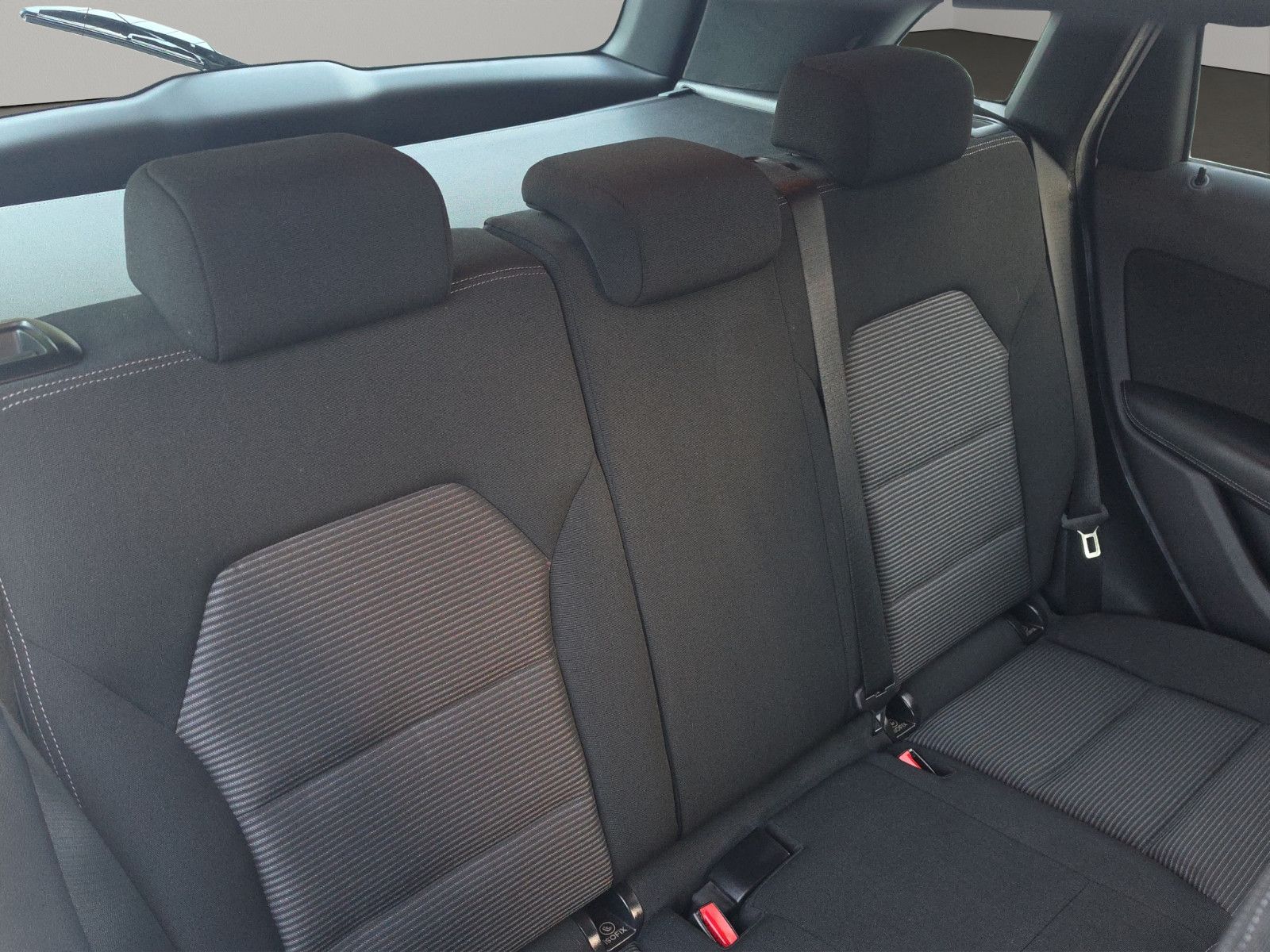 Fahrzeugabbildung Mercedes-Benz B 180 AUTOMATIK KAMERA TEMPOMAT SITZHEIZUNG NAVI