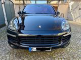 Porsche Burmester, Pano, Chrono, St-Hzg, AHK, 1.Hand - Porsche Cayenne Gebrauchtwagen in Berlin