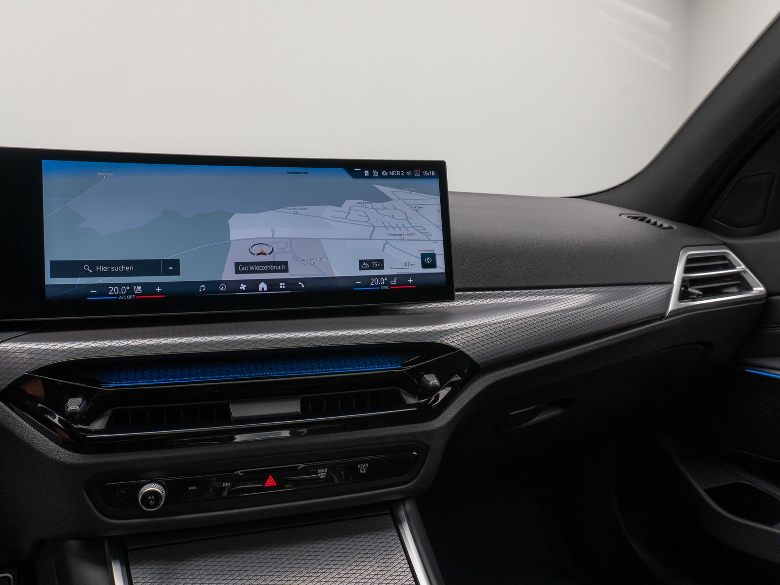 Fahrzeugabbildung BMW 330e M Sport Pro Panorama 360°HUD DAB HiFi AHK