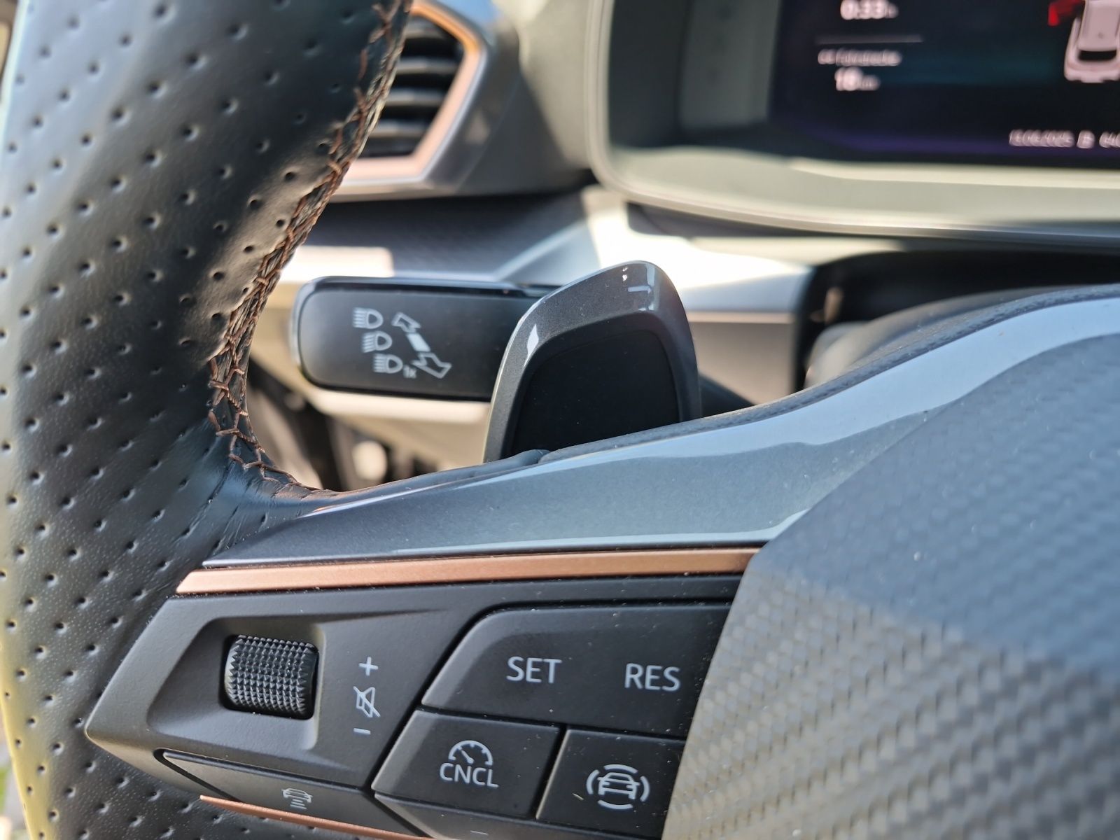 Fahrzeugabbildung CUPRA Leon Sportstourer 1.5 eTSI DSG ACC LED KAMERA