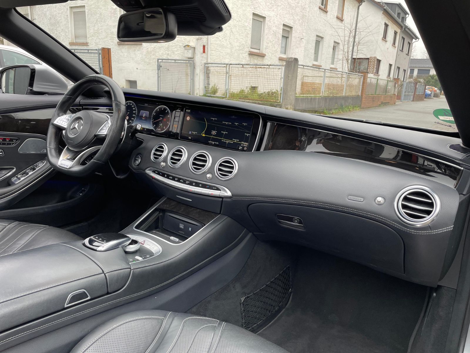 Fahrzeugabbildung Mercedes-Benz S 500 Cabrio |AMG|Nightvision|360°|Swarovski|