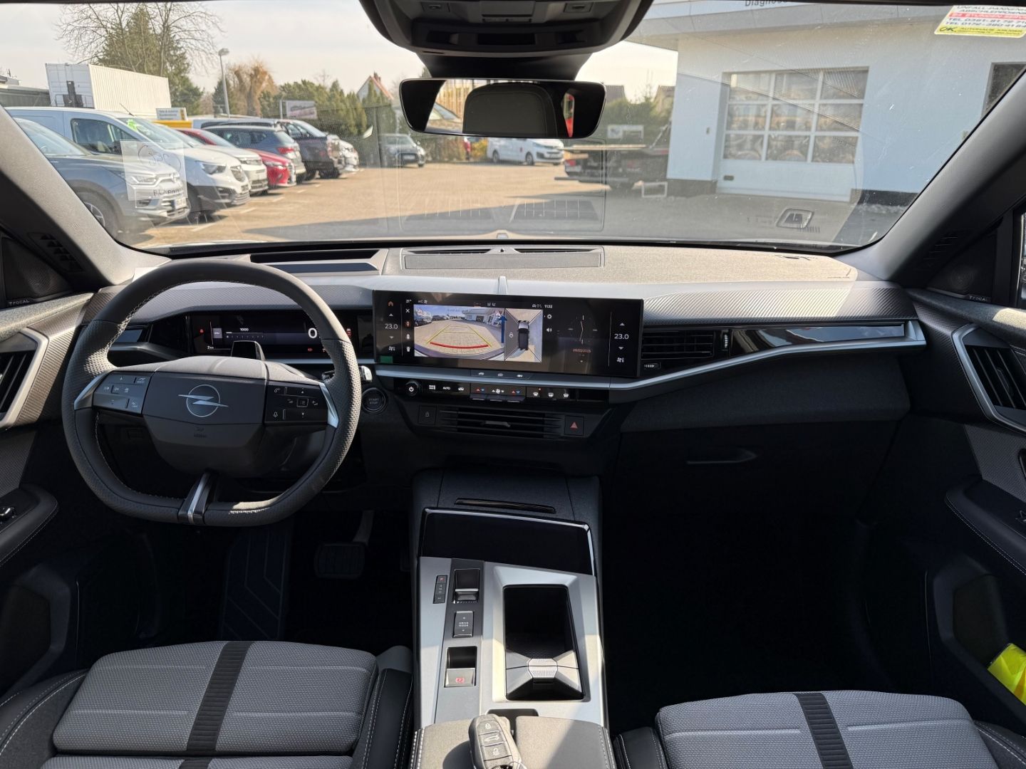 Fahrzeugabbildung Opel Grandland 1.2 48V Mild-Hybrid Ultimate mit AHK