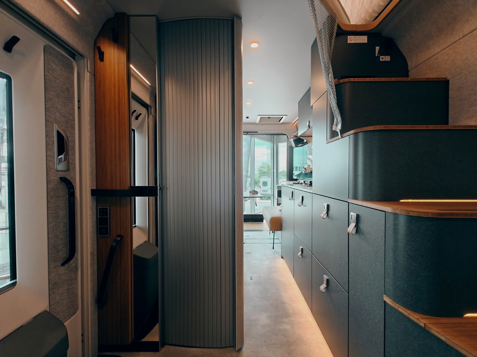 Fahrzeugabbildung HYMER / ERIBA / HYMERCAR VENTURE S 4x4² SANSIBAR LTD. by palmo