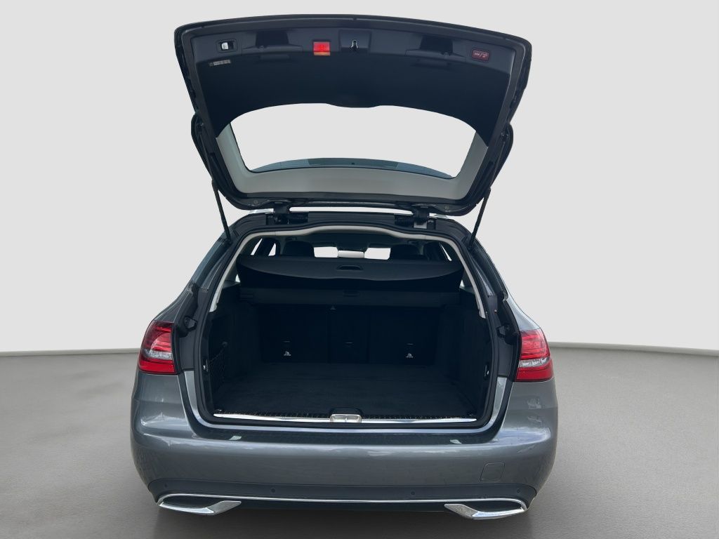 Fahrzeugabbildung Mercedes-Benz C 220 d T-Modell Avantgarde*COMAND*PanoDach*AHK