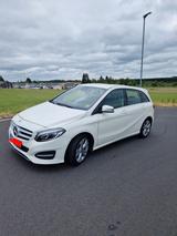 Mercedes-Benz B 200-LED,Kamera,SHZ,AHK,Navi,SelbstlenkeParken - Mercedes-Benz Sel