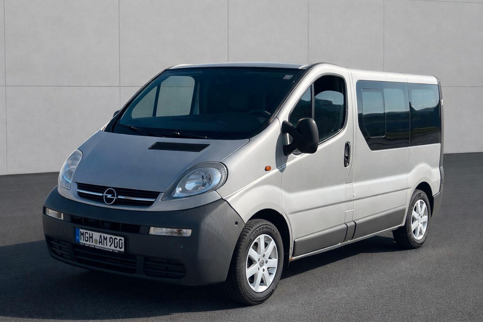 Opel Vivaro 9 Sitzer 2,7t 2. HAND Service NEU