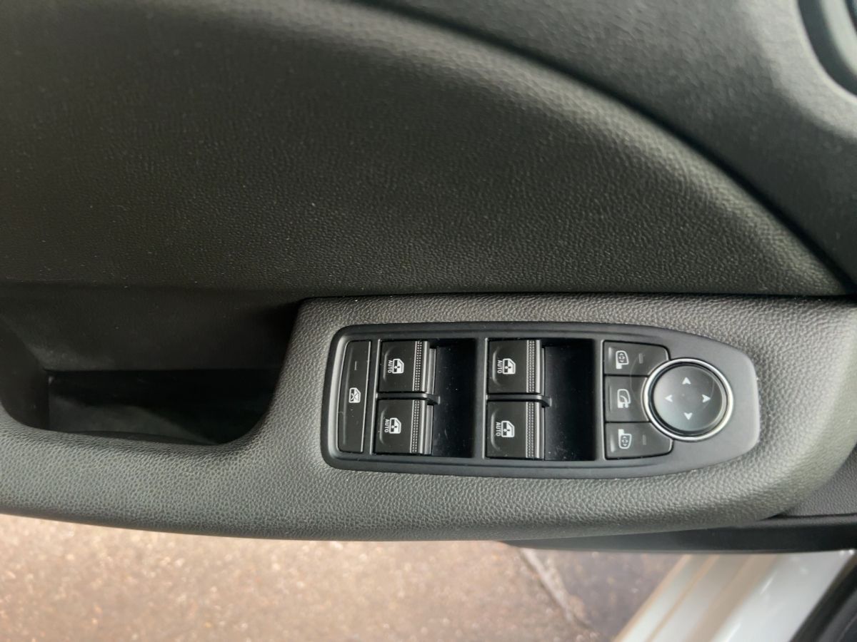 Fahrzeugabbildung Renault Clio INTENS TCe 90 EPH SHZ Klimmaut.