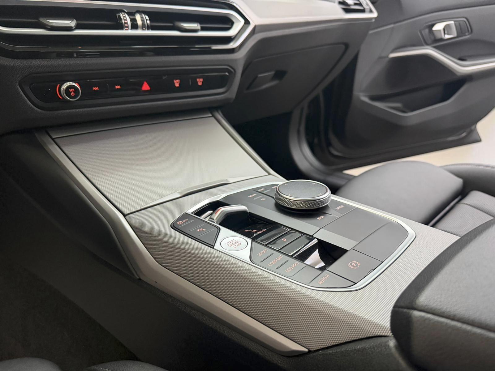 BMW 318d T PANO*ACC*SPORTSITZE*ADAPTIV LED*RÜCKKAM