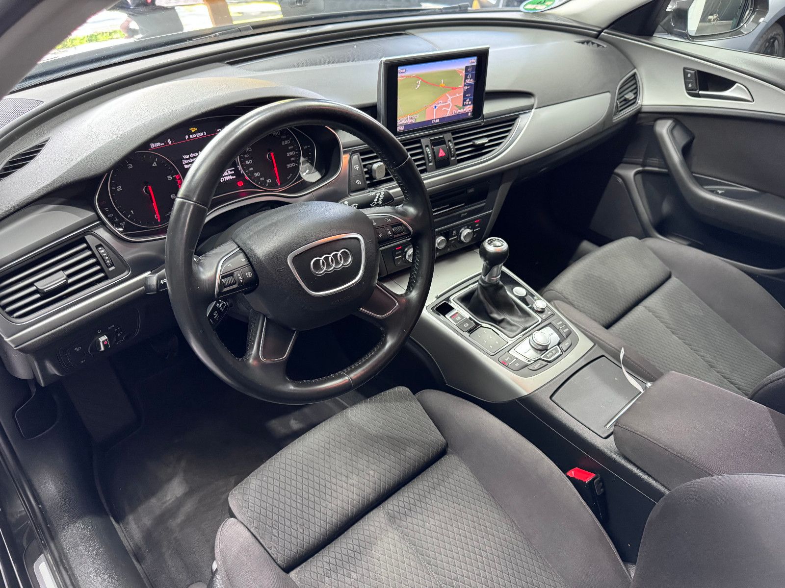 Fahrzeugabbildung Audi A6 Avant 2.0 TDI ultra*NAVI*XENON*