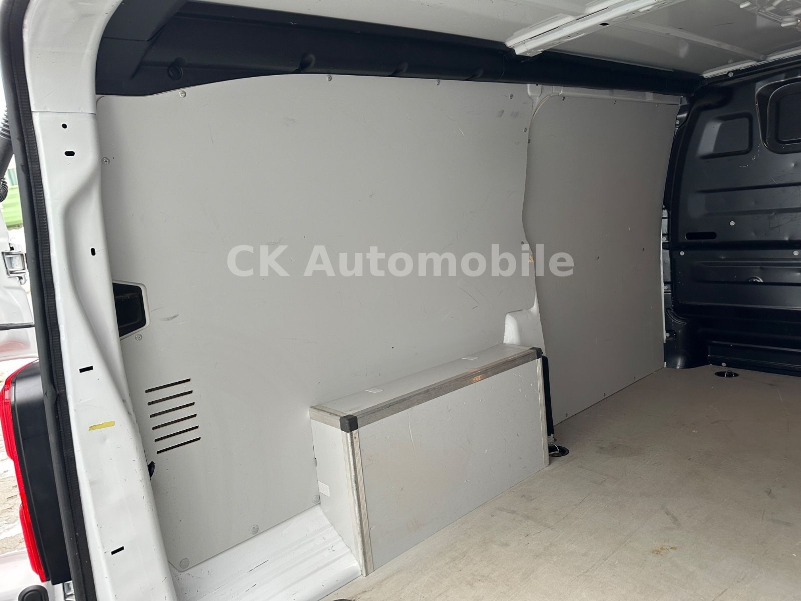 Fahrzeugabbildung Opel Vivaro Kasten 2.0 Diesel EditionL3/Klima/PDC/Kam