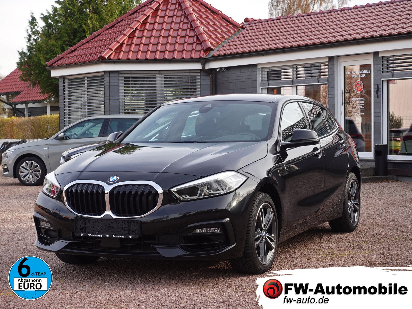Fahrzeugabbildung BMW 118i Sport Line Navi CarPlay LED-Pkt.
