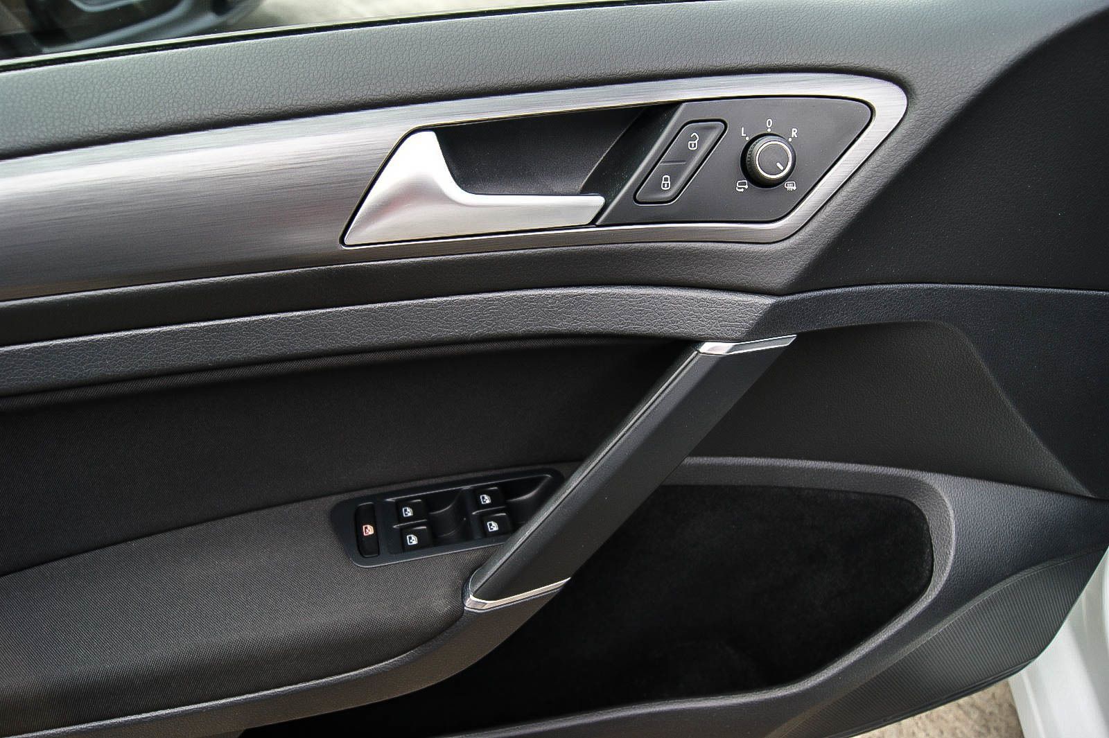 Fahrzeugabbildung Volkswagen Golf VII Variant 1.0TSI SOUND NAVIGATION ACC App