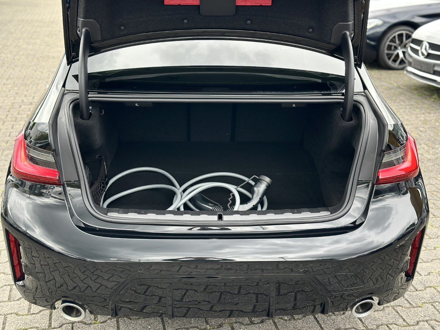 BMW 330 - Bild 6