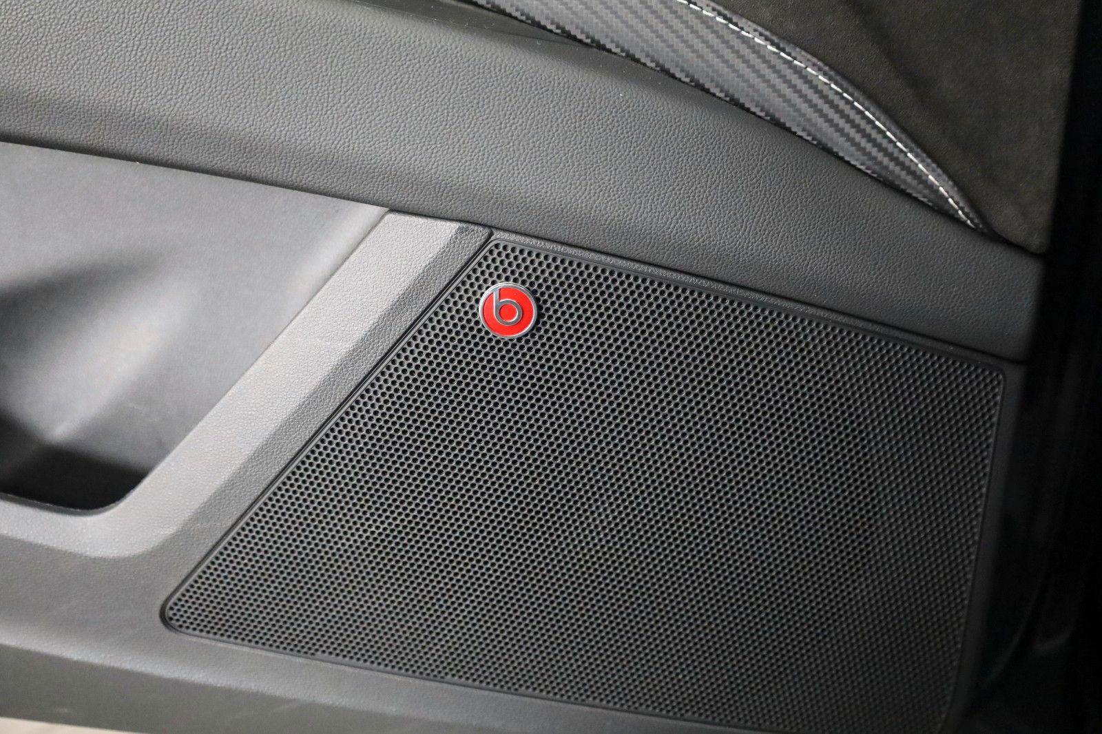 Fahrzeugabbildung SEAT Leon ST Cupra 300 4Drive TLeder,Navi,LED,PanDach