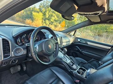 Porsche Cayenne - 9