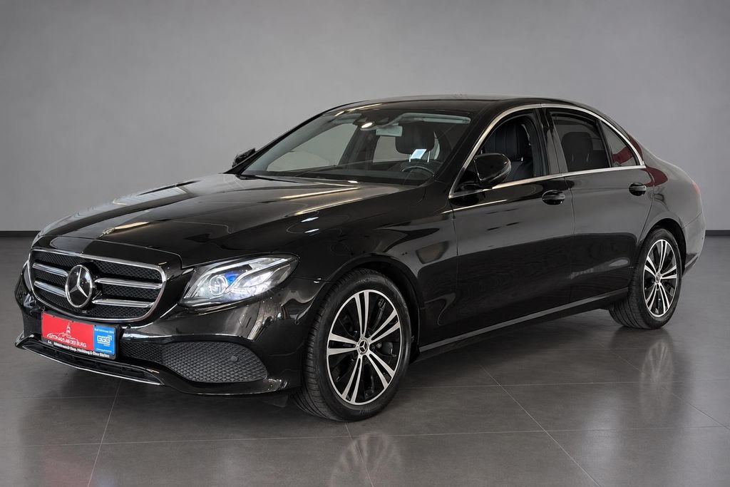 Image of Mercedes-Benz E 220