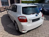 Toyota Auris Hybrid 1,8-l-VVT-i - Toyota Auris aus 2011 mit Benzin-Antrieb