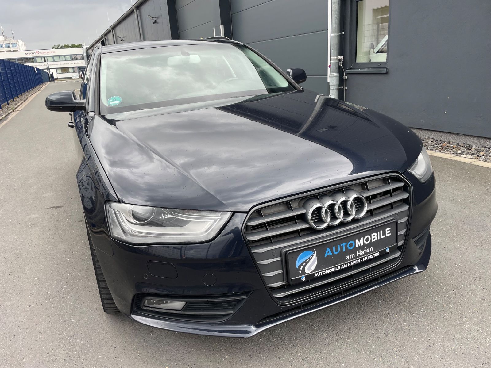 Audi A4 - 1