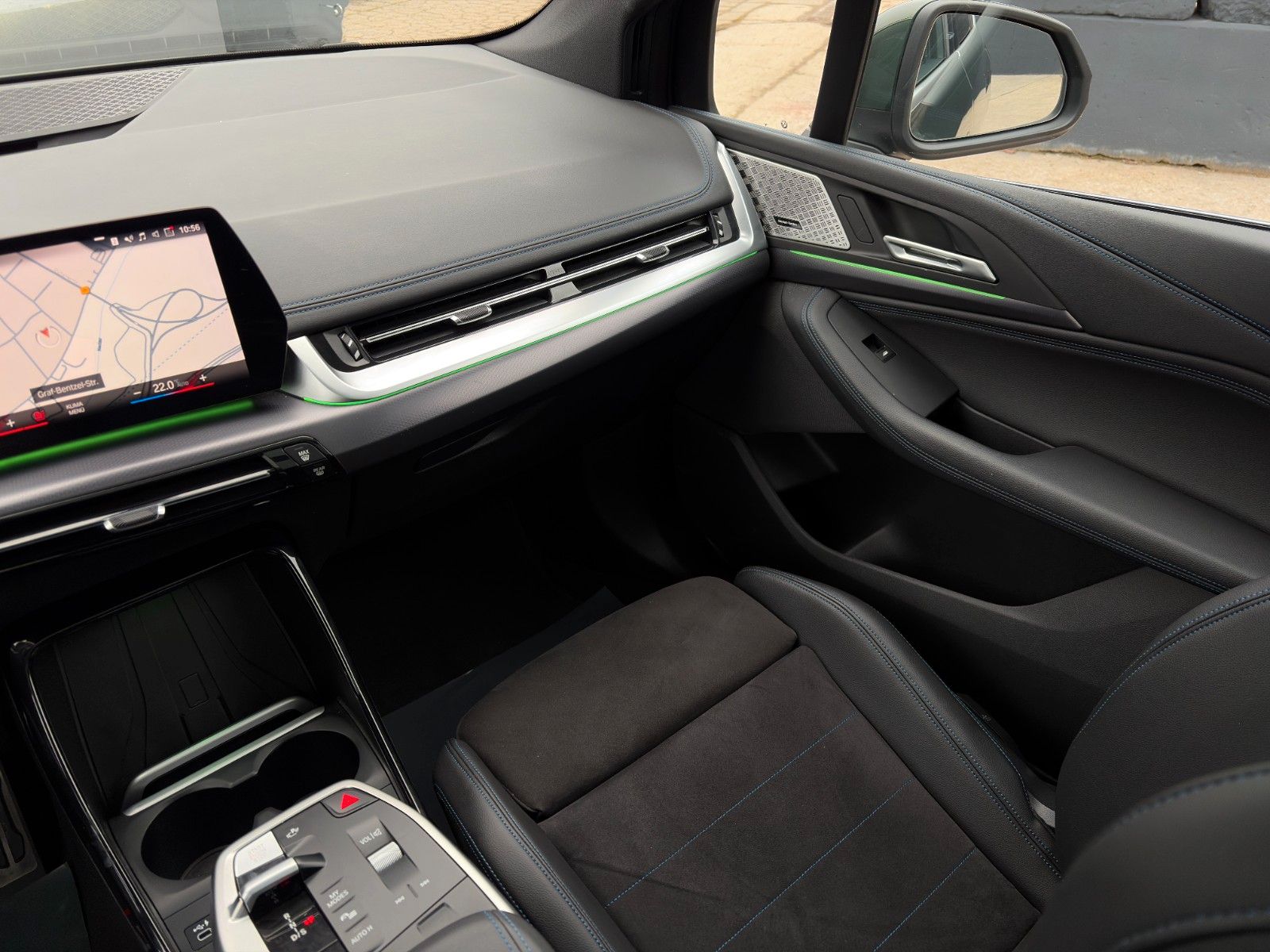 Fahrzeugabbildung BMW 223i Active Tourer M Sport Pano Massage H&K AHK