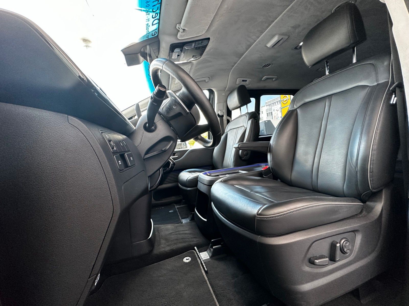 Fahrzeugabbildung Hyundai STARIA Signature 2.2l 177PS 7.Sitzer PDC!